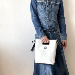 折り畳める☆斜めがけミニ2wayトート：オフホワイト×ブラック 2枚目の画像