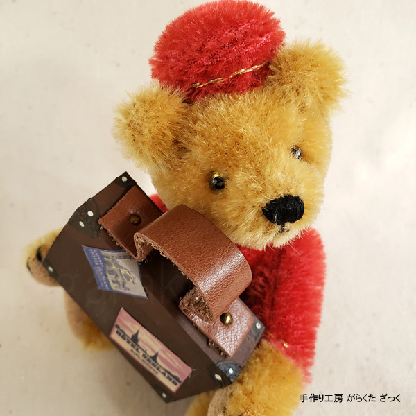 がらくたざっく★☆テディベア/14cm★☆旅行に行きたい！★赤のお洋服を着たポーター　BellBoy bear
