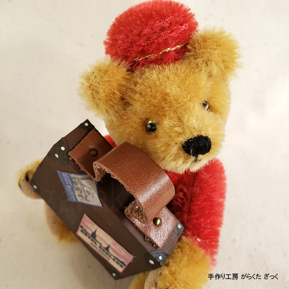 がらくたざっく★☆テディベア/14cm★☆旅行に行きたい！★赤のお洋服を着たポーター　BellBoy bear 2枚目の画像