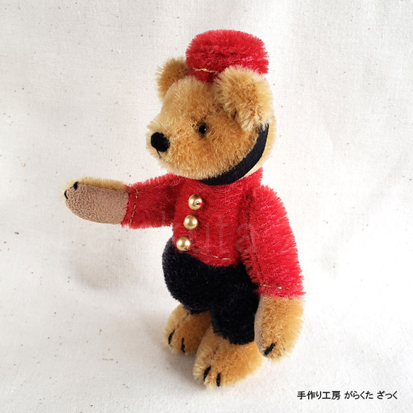 がらくたざっく★☆テディベア/14cm★☆旅行に行きたい！★赤のお洋服を着たポーター　BellBoy bear 7枚目の画像