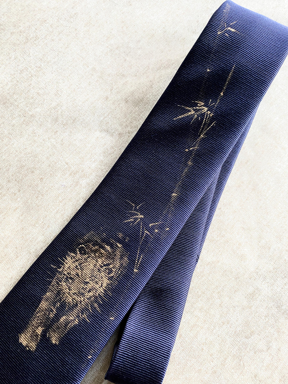 西陣織ネクタイ　手描き　『竹と虎』ネイビー 4枚目の画像