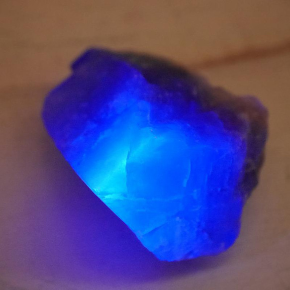 天然石 約30g最大幅約39mmダイアナマリア鉱山産フローライト結晶原石グリーン強蛍光[dmfl-220208-02] 20枚目の画像