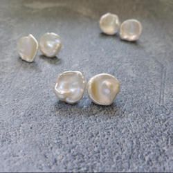 送料無料14kgf Keshi Pearls stud pierced earrings WHT M 3枚目の画像