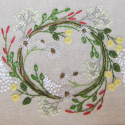 野の花リース　６　手刺繍 4枚目の画像