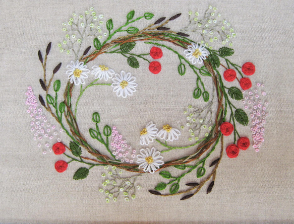 野の花リース　５　手刺繍 4枚目の画像