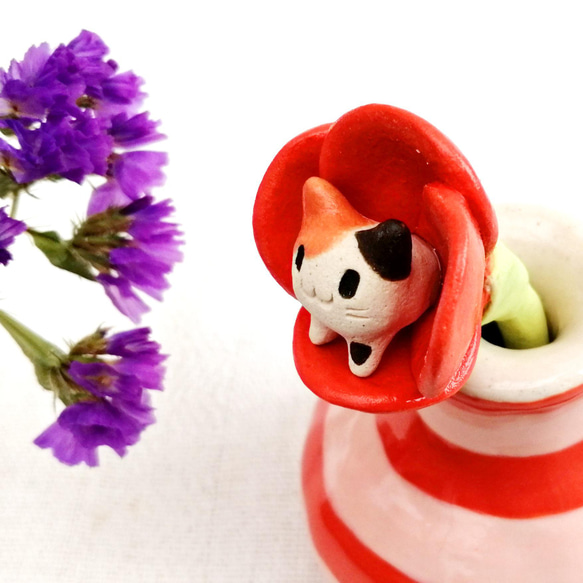 小さな三毛猫花と一輪挿し　陶器人形　＊こちらは受注後制作します 4枚目の画像