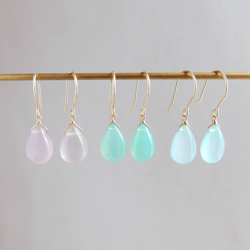薄梅紫 ライラックパープルカルセドニーのピアス ピアス（フック