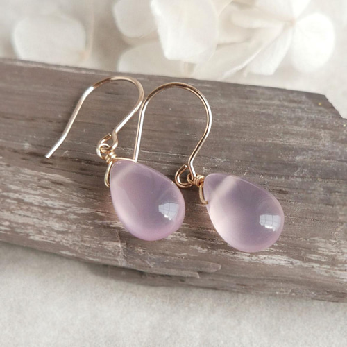 薄梅紫 ライラックパープルカルセドニーのピアス ピアス（フック