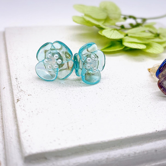 チェコ硝子の花びら 紫陽花ピアス/イヤリング オパールスワロフスキー 