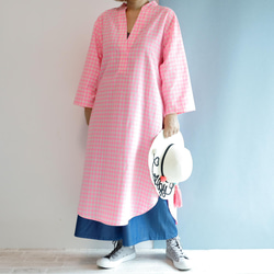 方格格紋粉色長款船長襯衫連衣裙 非常適合外出或在家放鬆！ 第5張的照片