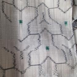 春に向けてのチュニックコート。白っぽい紬でのリメイクコートです。軽くてしっかりした紬です。 6枚目の画像