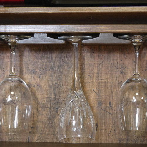 壁掛け式と卓上式の両タイプの ワインボトル＆グラス ラック 棚