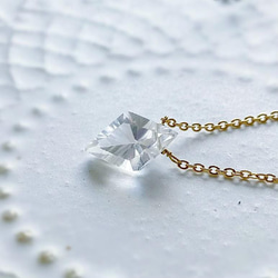 白水晶のダイヤコンケーブカットネックレス -Lucrezia- 3枚目の画像