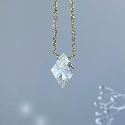 白水晶のダイヤコンケーブカットネックレス -Lucrezia- 1枚目の画像