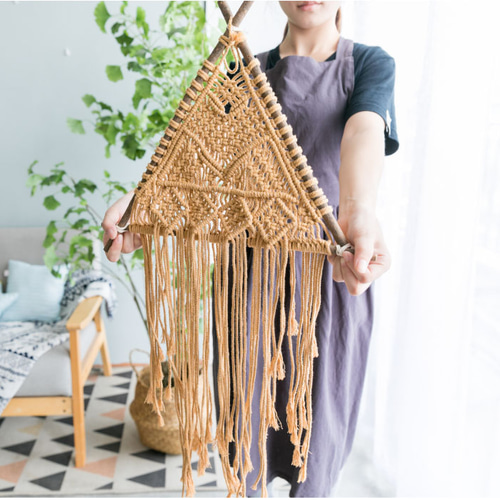送料無料】マクラメ編み 三角タペストリー ホワイト ナチュラル 壁掛け