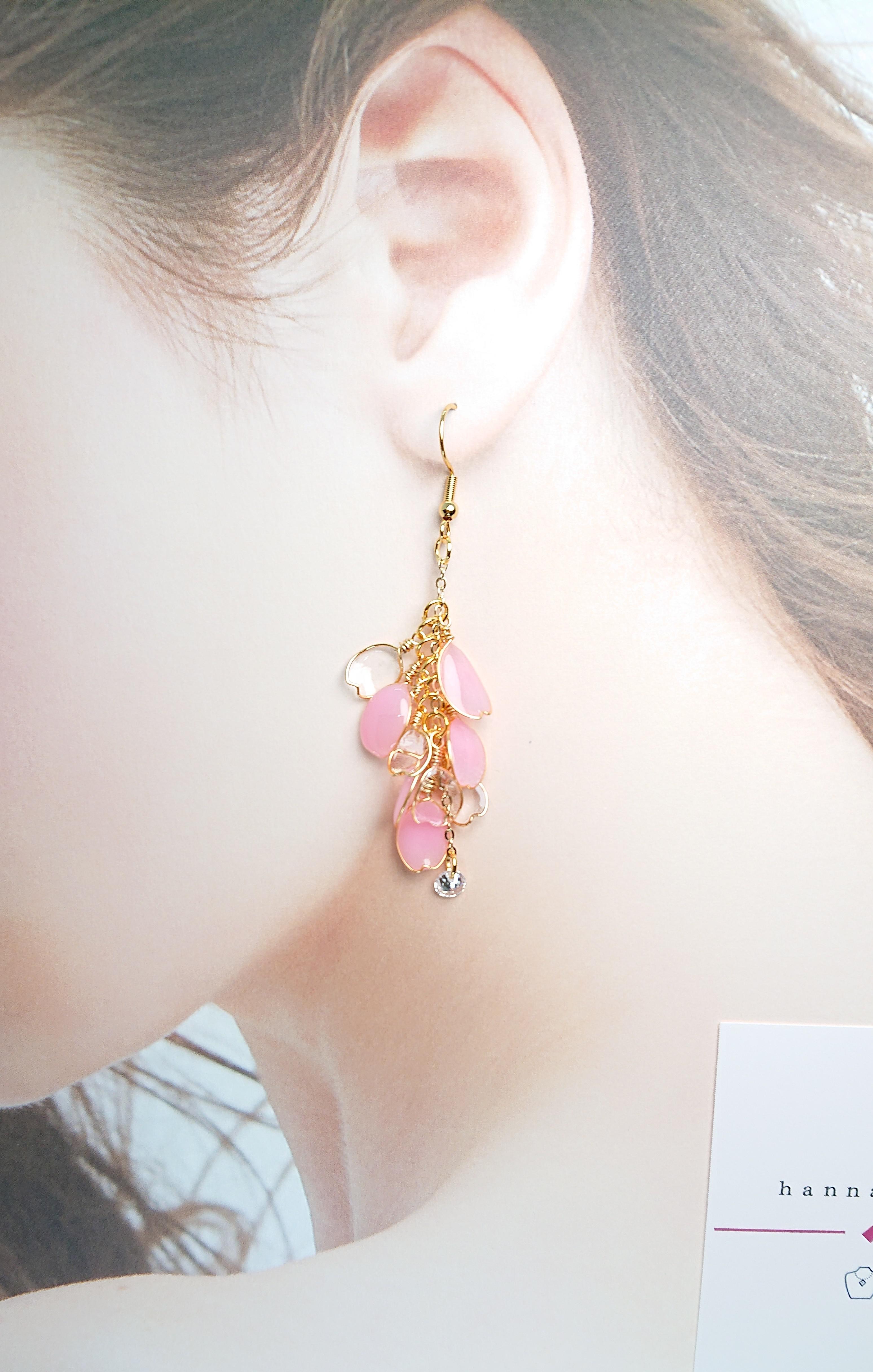 再販まつり✨嬉しいオマケ付き✨人気 うる艶 桜 揺れる 桜ピアス 桜イヤリング ピンク 上品 キレイめ 透明感 大人