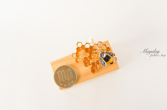 『スウィーティの蜂蜜と蜂のブローチ』 4枚目の画像