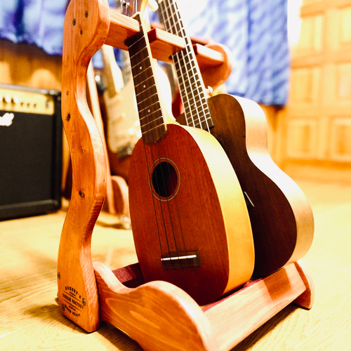 限定1台】手作り木工 木製ウクレレスタンド（ニス仕上げ） 2本掛け
