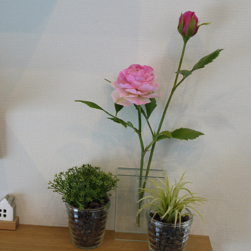 樹脂粘土の花【ピンクのバラとつぼみ 各1本セット 】 その他