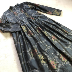 アンティーク大島紬のピンタックワンピース　コートワンピース　未使用の反物から　着物リメイク 5枚目の画像