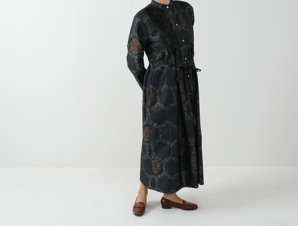 アンティーク大島紬のピンタックワンピース　コートワンピース　未使用の反物から　着物リメイク 1枚目の画像