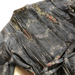 アンティーク大島紬のピンタックワンピース　コートワンピース　未使用の反物から　着物リメイク 8枚目の画像