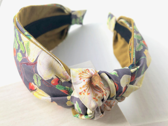 リバティの結びカチューシャ　  ドーセットローズ　グレー 4枚目の画像