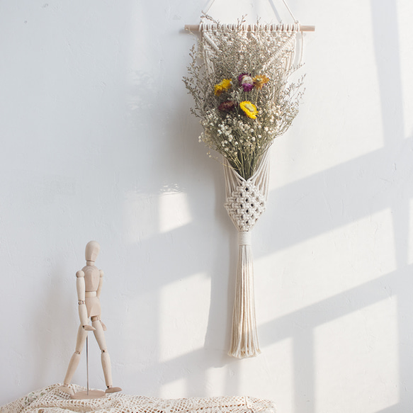 マクラメ編み　フラワーバスケット　タペストリー　Lサイズ　プラントハンガー　ドライフラワー　一輪挿し　花束　 3枚目の画像
