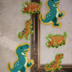 6枚入り恐竜刺繍アイロンワッペンシールタイプ 1枚目の画像