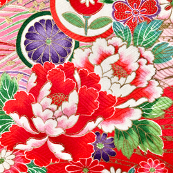 着物のファブリックパネル　ハレの日に　赤×ピンク（３枚セット）サスティナブル　着物リメイク　インテリア 6枚目の画像