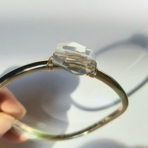 大粒水晶バングル】天然石きらめく物語アクセサリー バングル・リスト  