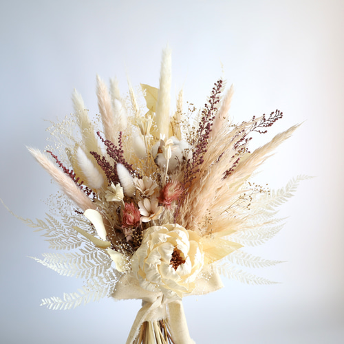 ピオニーとスモーキーピンクなクラッチブーケー ブーケ スワッグ