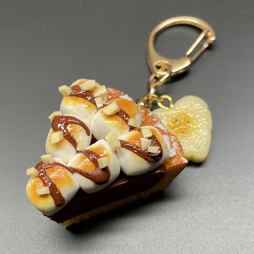 受注生産》マシュマロチョコタルトのキーホルダー フェイクスイーツ