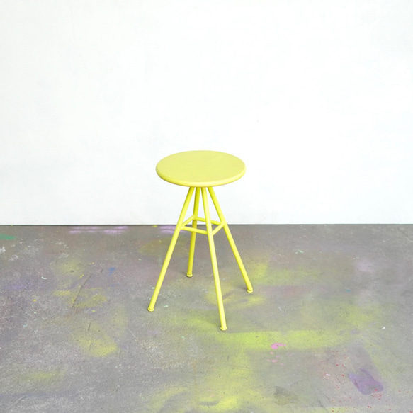 A line stool lime yellow 2枚目の画像