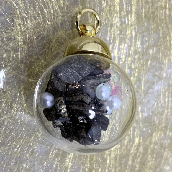 隕石の欠片入り☆ペンダント ヘッド チャーム 宇宙からのギフト