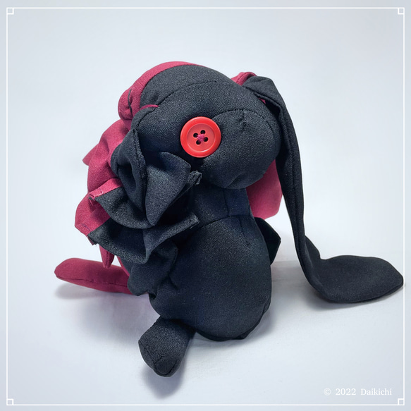 うさぎのぬいぐるみ【 赤 黒 】 受注制作 ぬいぐるみ 清水だい うさぎのぬいぐるみ【 赤 黒 】 受注制作 ぬいぐるみ 清水だい