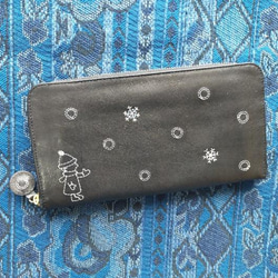 刺繍 革財布『Ricca(雪とこども)』牛革 BLACK ☆ラウンドファスナー型☆ 5枚目の画像