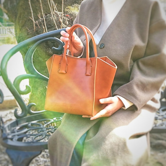 BOX型のトートバッグ 全8色 《受注生産》手縫い トートバッグ 革