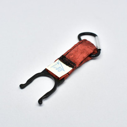 帯 ペットボトルホルダー ボトルクリップ リメイク 日本製 花柄 赤 ブラック - PET bottle holder 2枚目の画像