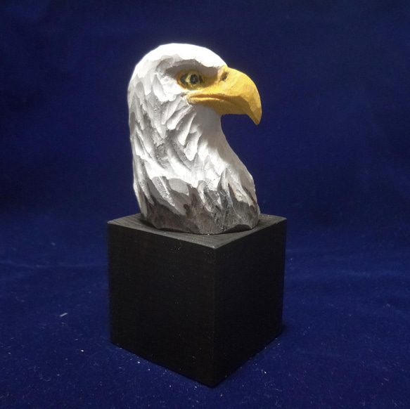 木彫刻 アート『 ハクトウワシ 』　鷲　鳥　動物　芸術 アート  手彫り　松 4枚目の画像