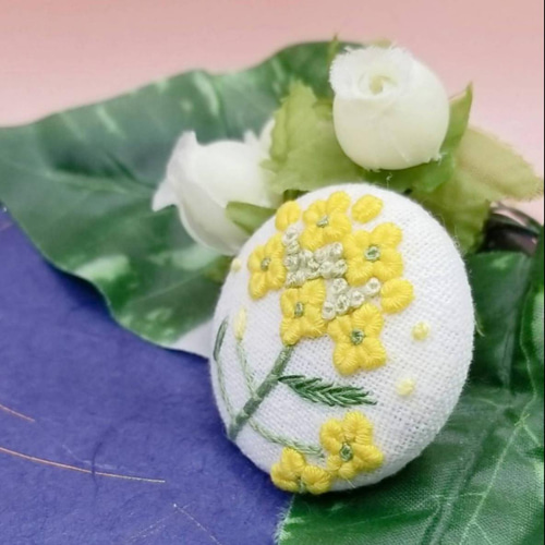 受注製作】手刺繍ブローチ・ヘアゴム 春《菜の花》×オフホワイト