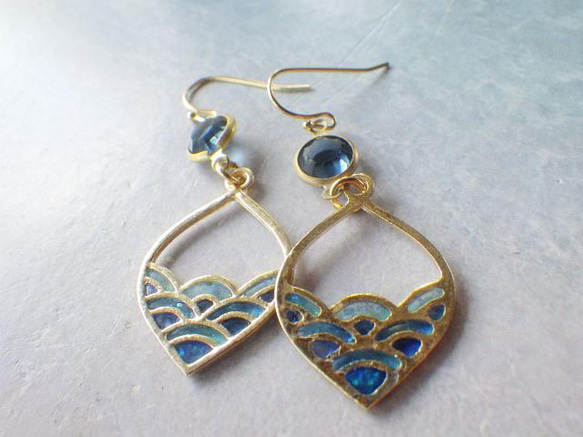 Ocean Wave Earrings 　ステンドグラス風大波のピアス/イヤリング 7枚目の画像