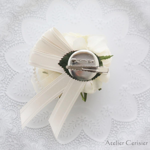 オフホワイト ローズ パール付 コサージュ （クリームホワイトリボン 