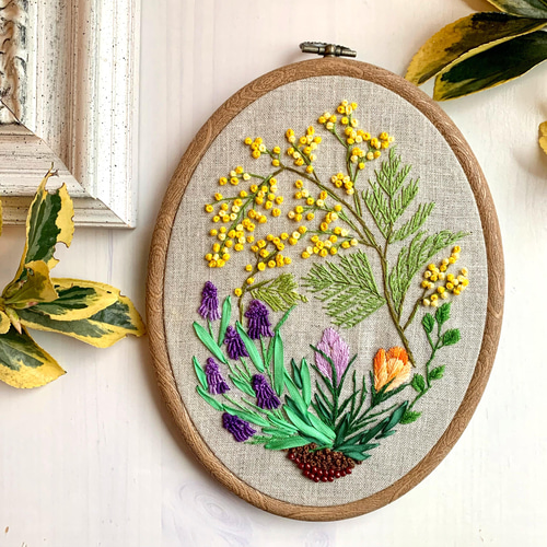 丘のお花畑 刺繍ミニタペストリー タペストリー・壁掛け