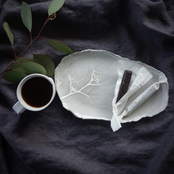レリーフＬ クレイ×アンティークグレー　中皿 小皿 デザート皿 陶器 陶磁器 6枚目の画像