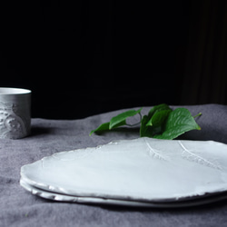 レリーフＬ クレイ×アンティークグレー　中皿 小皿 デザート皿 陶器 陶磁器 9枚目の画像