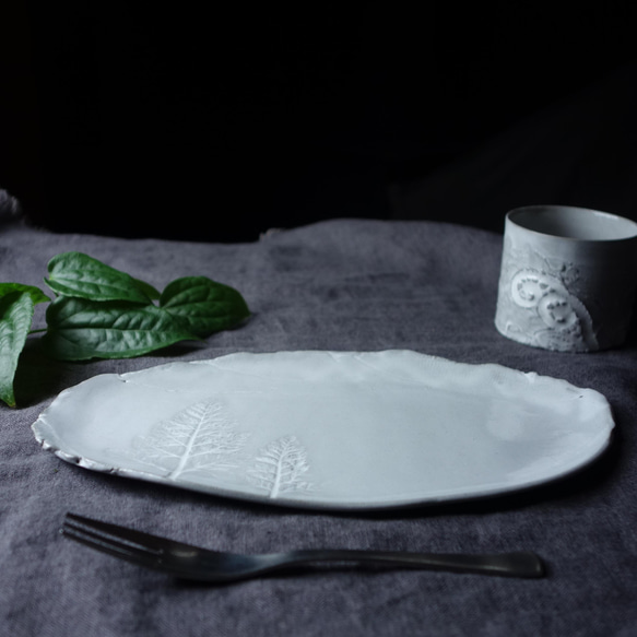 生植物皿　2本のツリーと星空プレート　デザート皿 フルーツ皿 アクセサリートレー 陶器  洋食器 ギフト陶磁器 8枚目の画像