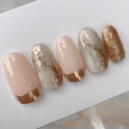 人気】ニュアンスネイル♡ ミラー ベージュ ラメ ホロ ネイルデザイン