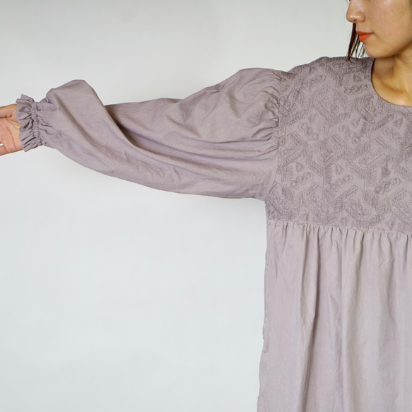 燈籠袖縮褶便服/粉米色/Mikawa紡織 第7張的照片