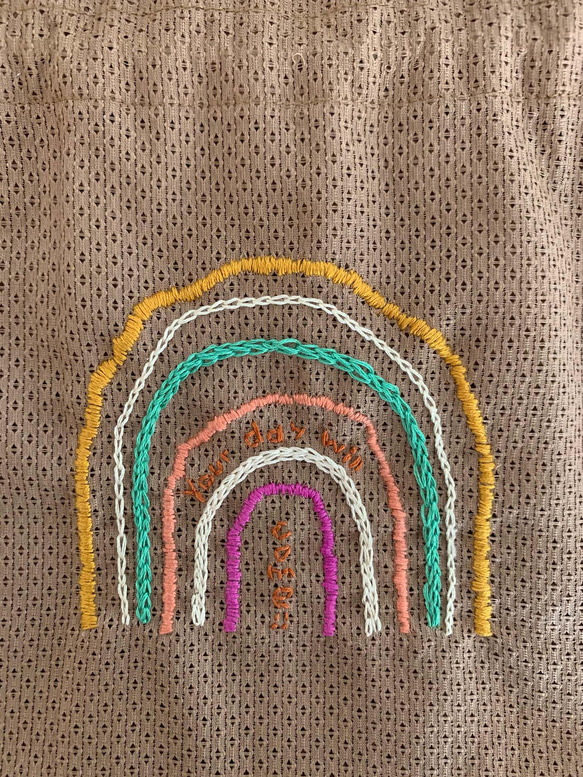 レインボー 刺繍 巾着袋 2枚目の画像